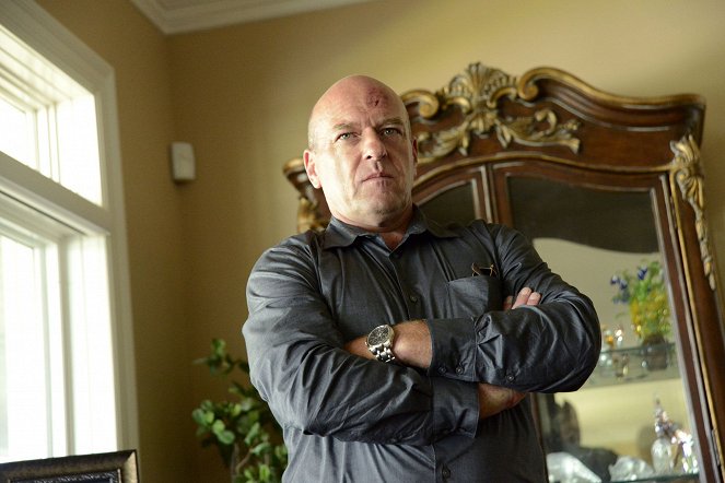 Under the Dome - Let the Games Begin - Photos - Dean Norris