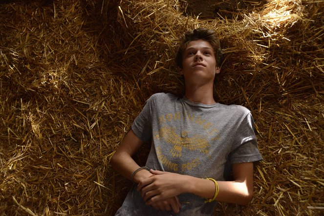 Under the Dome - Speak of the Devil - Photos - Colin Ford