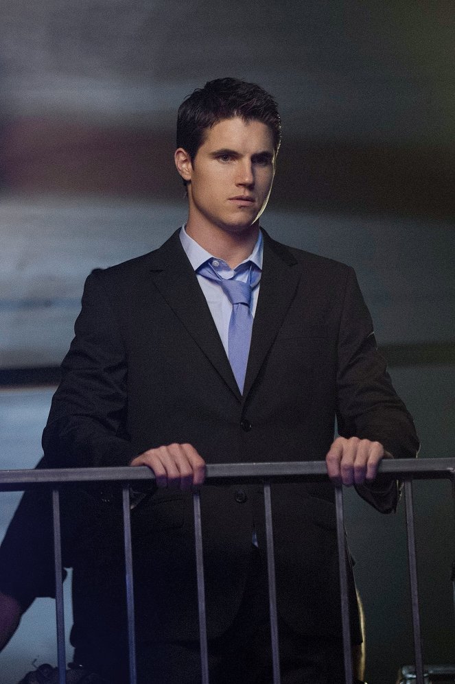 The Tomorrow People - All Tomorrow's Parties - Film - Robbie Amell