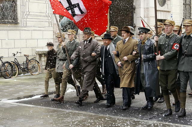 Vom Reich zur Republik - Hitler vor Gericht - Film - Johannes Zirner, Mark-Alexander Solf