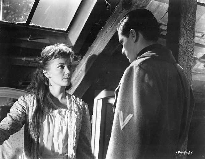A Time to Love and a Time to Die - Van film - Liselotte Pulver, John Gavin