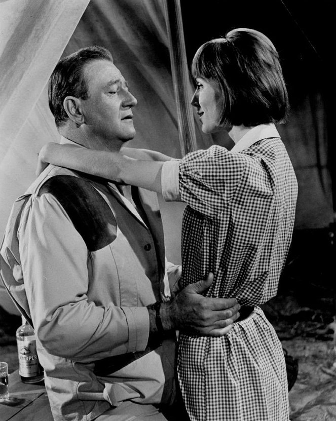 Állatfogó kommandó - Filmfotók - John Wayne, Elsa Martinelli