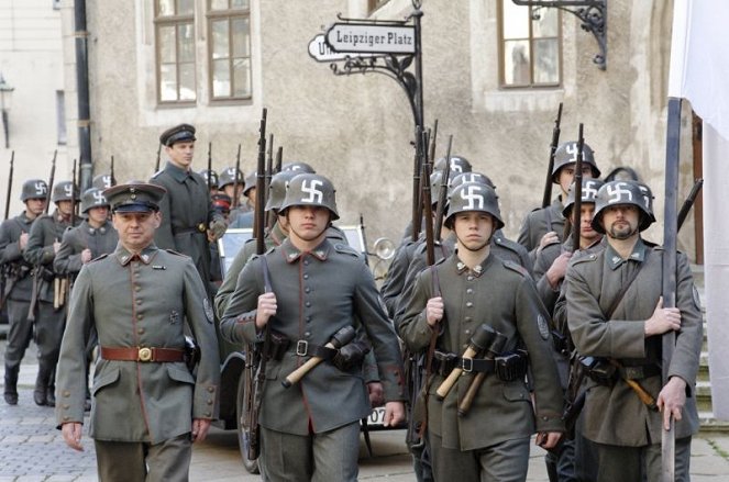 Vom Reich zur Republik - Die Konterrevolution - De la película