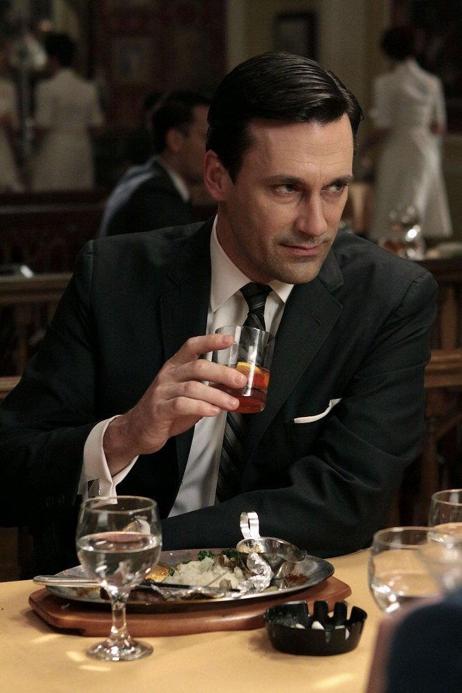 Mad Men - Out of Town - Photos - Jon Hamm