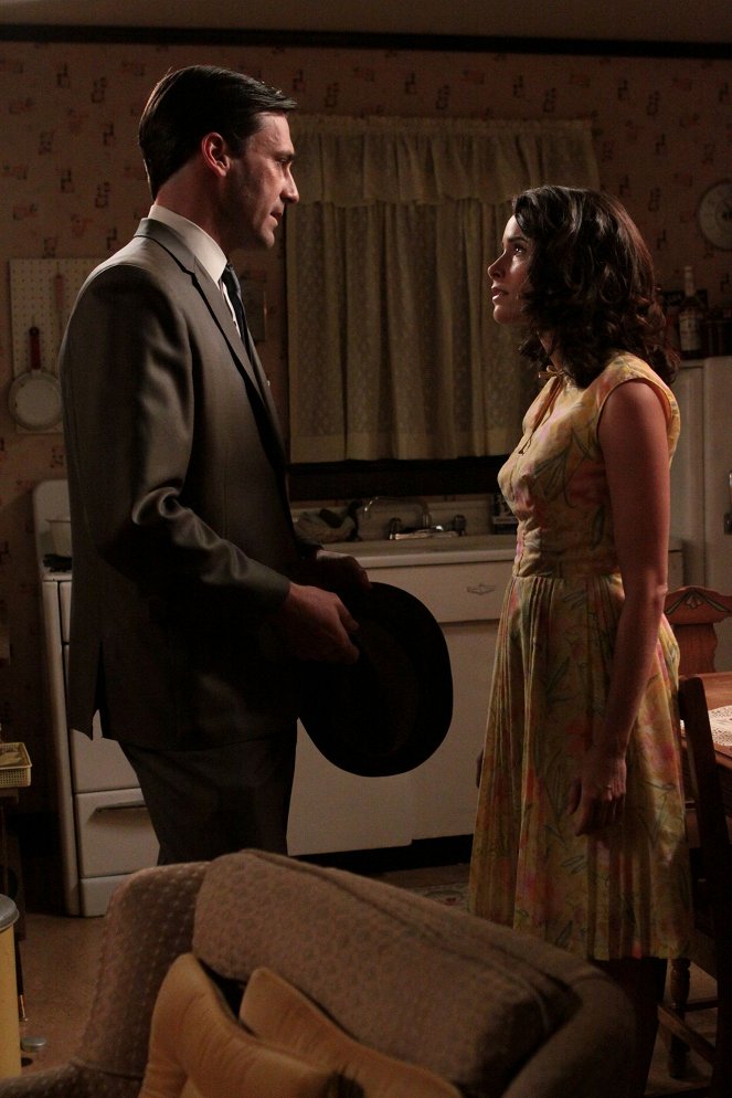 Mad Men - Season 3 - Abdrift - Filmfotos - Jon Hamm, Abigail Spencer