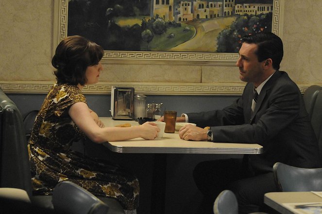 Mad Men - Ein Koffer voll Wahrheit - Filmfotos - Elisabeth Moss, Jon Hamm