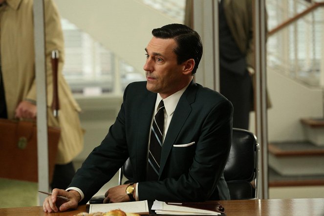 Mad Men - To Have and to Hold - Photos - Jon Hamm