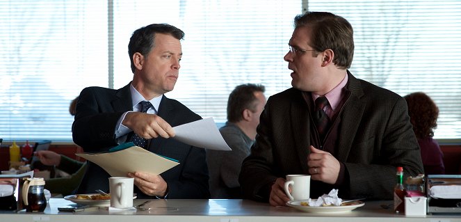 Thin Ice - Photos - Greg Kinnear, David Harbour