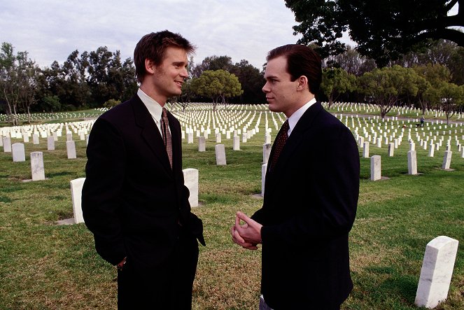 Sírhant művek - Season 1 - Brotherhood - Filmfotók - Peter Krause, Michael C. Hall