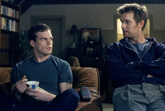 Six Feet Under - Gestorben wird immer - Die tief hängende Ampel - Filmfotos - Michael C. Hall, Peter Krause