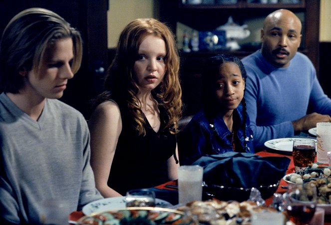 Six Feet Under - It's the Most Wonderful Time of the Year - Photos - Lauren Ambrose, Mathew St. Patrick
