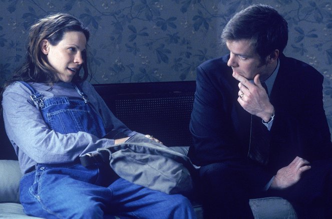 Six Feet Under - Gestorben wird immer - Season 2 - Das Geheimnis - Filmfotos - Lili Taylor, Peter Krause