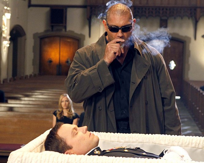 Chuck - Chuck a falešný pohřeb - Z filmu - Dave Bautista