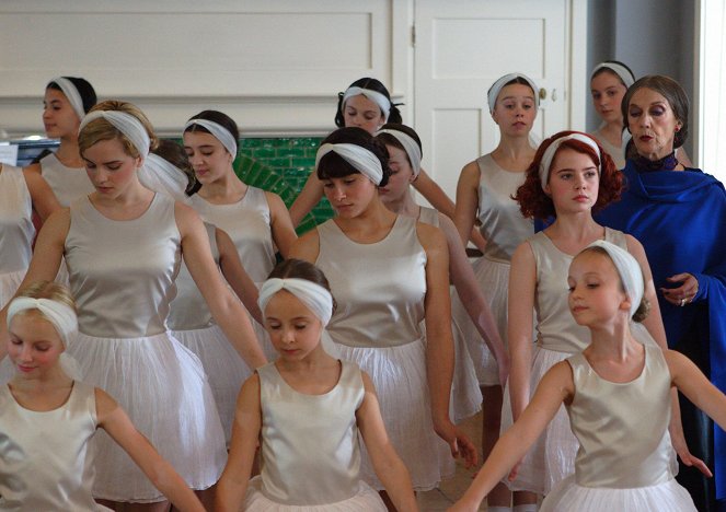 Baletní střevíčky - Z filmu - Emma Watson, Yasmin Paige, Lucy Boynton, Eileen Atkins