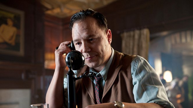 Boardwalk Empire - Two Boats and a Lifeguard - Van film - Stephen Graham