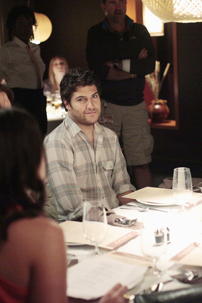 Happy Endings - Party of Six - Photos - Adam Pally