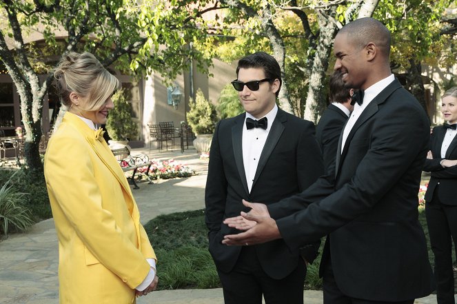 Happy Endings - Four Weddings and a Funeral (Minus Three Weddings and One Funeral) - Photos - Eliza Coupe, Adam Pally, Damon Wayans Jr.