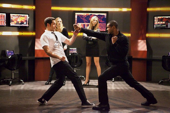 Chuck - Season 4 - Chuck Versus the A-Team - Photos - Zachary Levi