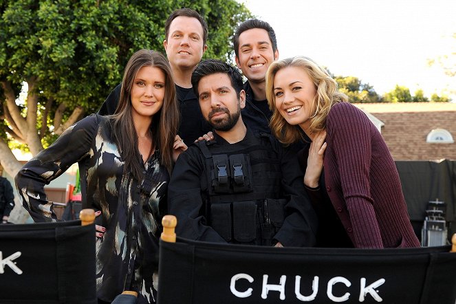 Chuck - Season 5 - Chuck Versus Sarah - Making of - Sarah Lancaster, Adam Baldwin, Joshua Gomez, Zachary Levi, Yvonne Strahovski
