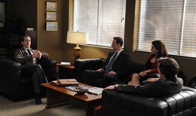 The Good Wife - Season 2 - Wrongful Termination - Photos - Denis O'Hare, Josh Charles, Julianna Margulies