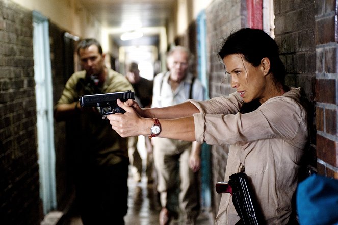 Strike Back - Season 1 - Iraq: Part One - Film - Rhona Mitra