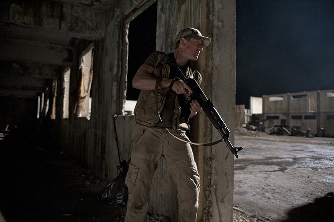 Strike Back - Season 1 - Iraq - Part 2 - Van film - Philip Winchester