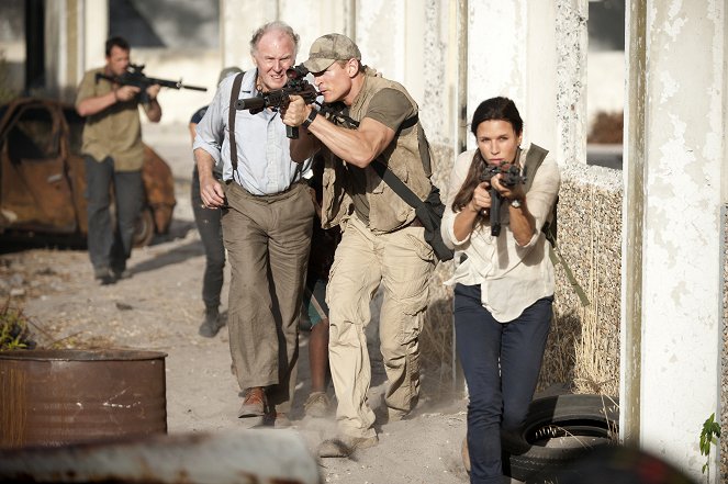 Strike Back - Iraq - Part 2 - De la película - Philip Winchester, Rhona Mitra