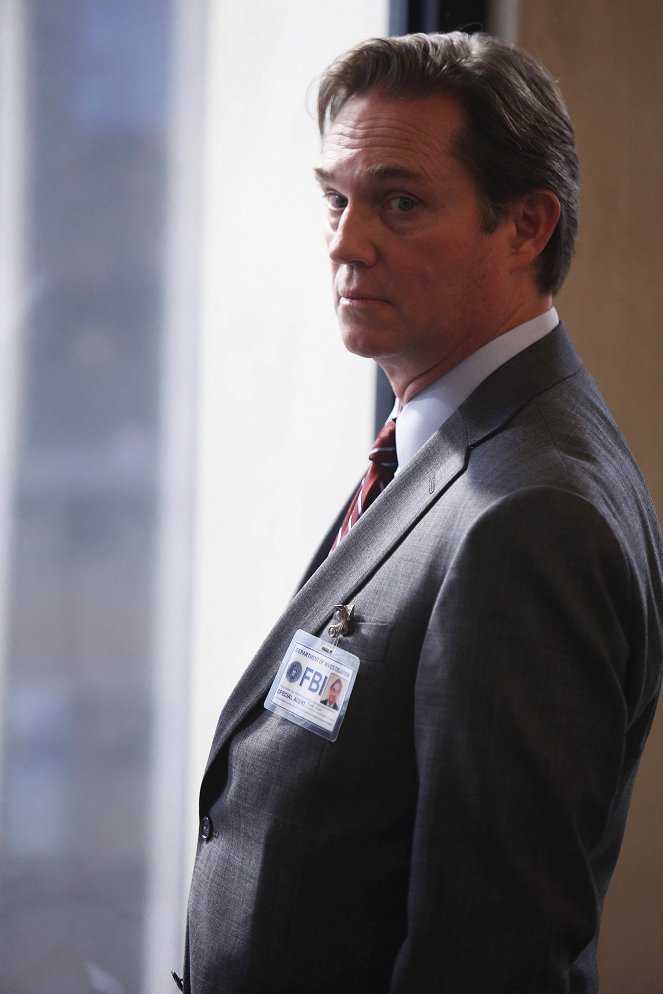 The Americans - In Control - Photos - Richard Thomas