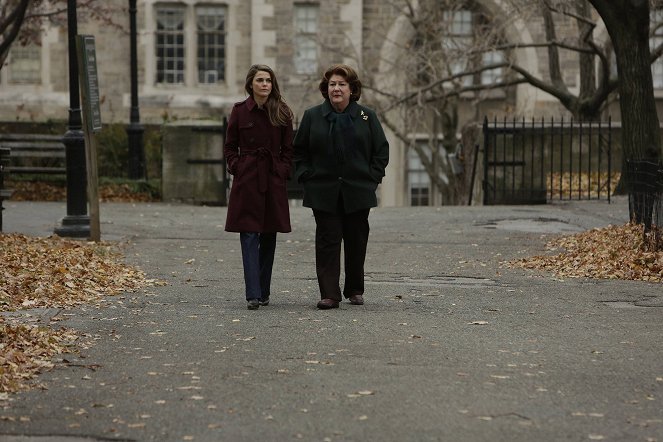 The Americans - A Little Night Music - Van film - Keri Russell, Margo Martindale