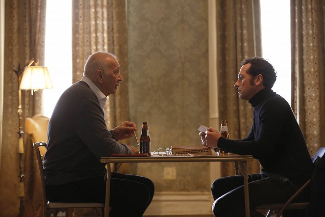 Foglalkozásuk: amerikai - A legsebezhetőbb - Filmfotók - Frank Langella, Matthew Rhys