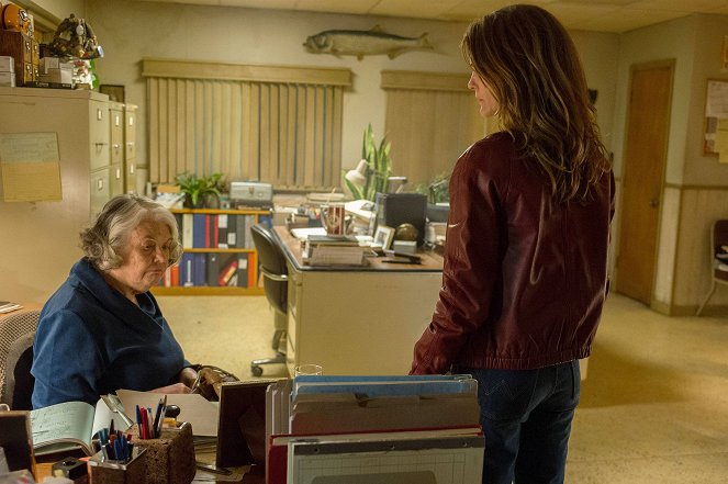 The Americans - Do Mail Robots Dream of Electric Sheep? - Van film - Lois Smith, Keri Russell