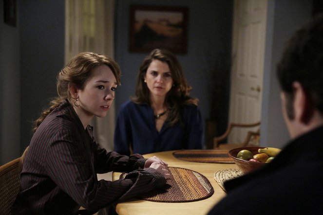 The Americans - Stingers - Photos - Holly Taylor, Keri Russell