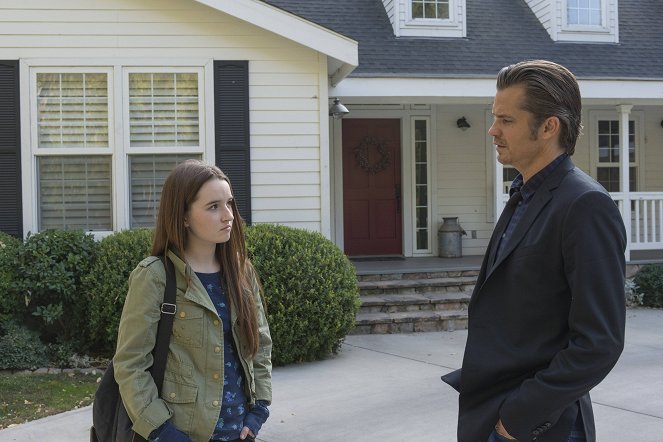 Justified - Season 5 - The Kids Aren't All Right - Photos - Kaitlyn Dever, Timothy Olyphant