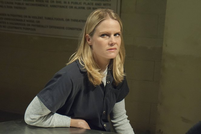 Justified - Over the Mountain - Do filme - Joelle Carter