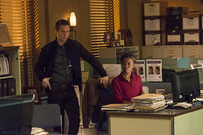 Justified - Starvation - Photos - Jacob Pitts, Erica Tazel