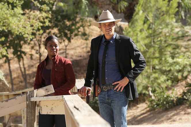 Justified - Noblesse Oblige - Photos - Erica Tazel, Timothy Olyphant
