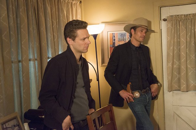 Justified - Season 6 - The Trash and the Snake - Photos - Jacob Pitts, Timothy Olyphant