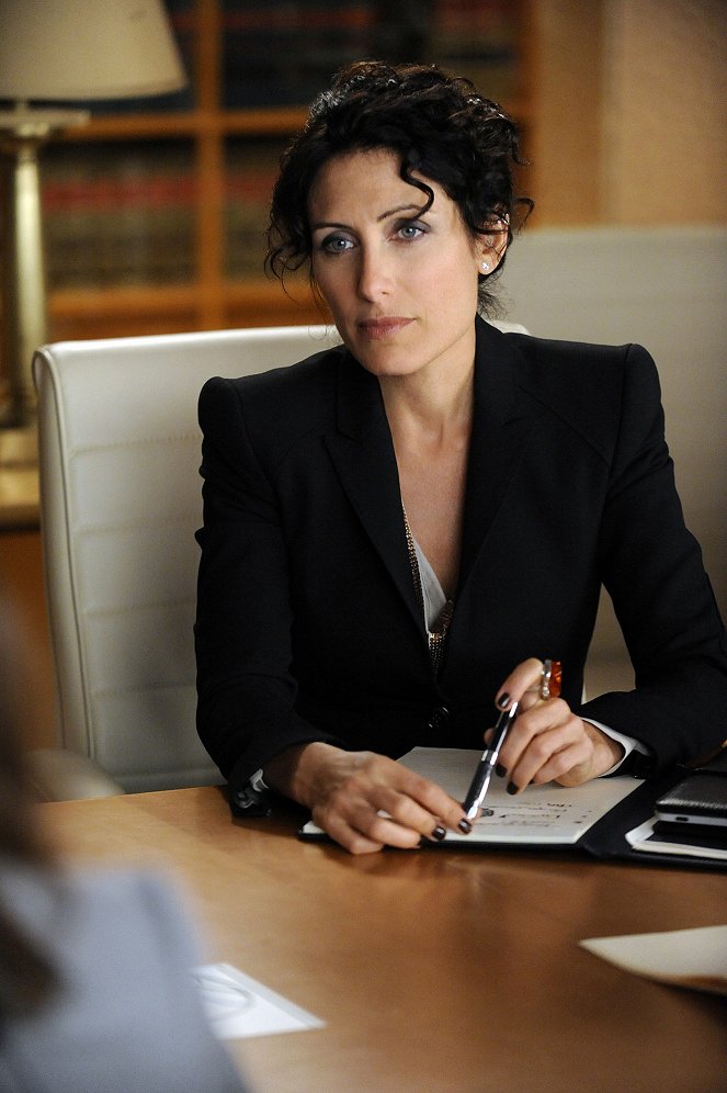 The Good Wife - Season 3 - Get a Room - Photos - Lisa Edelstein