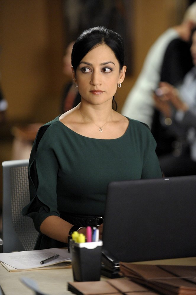 The Good Wife - Battle of the Proxies - Van film - Archie Panjabi