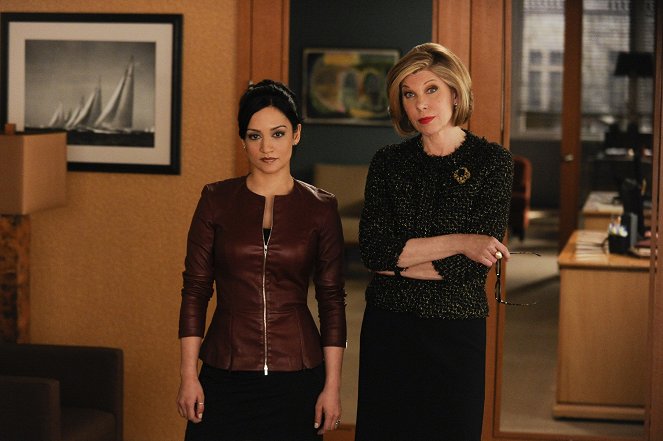 The Good Wife - All Tapped Out - Photos - Archie Panjabi, Christine Baranski
