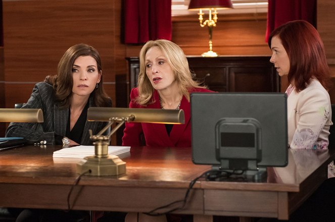 The Good Wife - Season 6 - Old Spice - Photos - Julianna Margulies, Carrie Preston