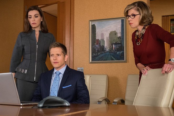 The Good Wife - Red Zone - Photos - Julianna Margulies, Matt Czuchry, Christine Baranski