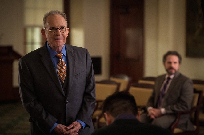 The Good Wife - Season 6 - Winning Ugly - Photos - Ron Rifkin