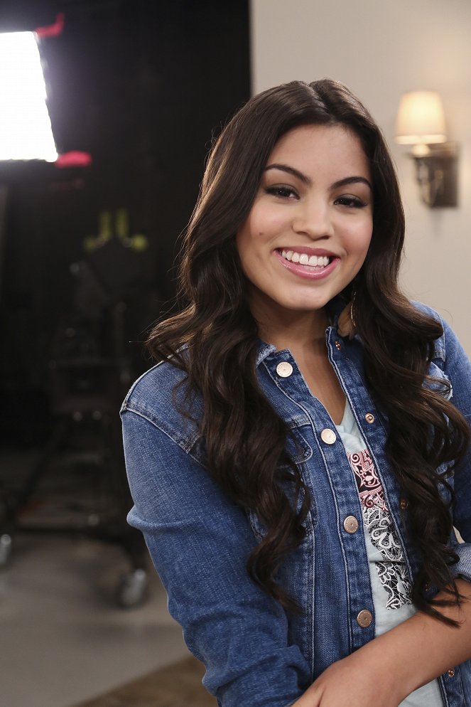 Every Witch Way - Making of - Paola Andino