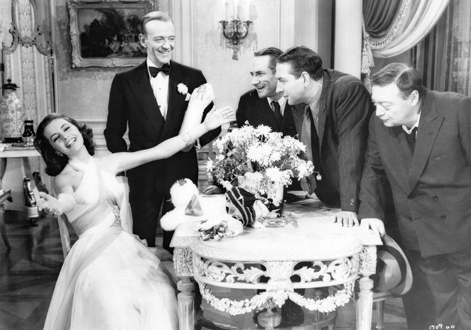 Seidenstrümpfe - Filmfotos - Cyd Charisse, Fred Astaire, Joseph Buloff, Jules Munshin, Peter Lorre