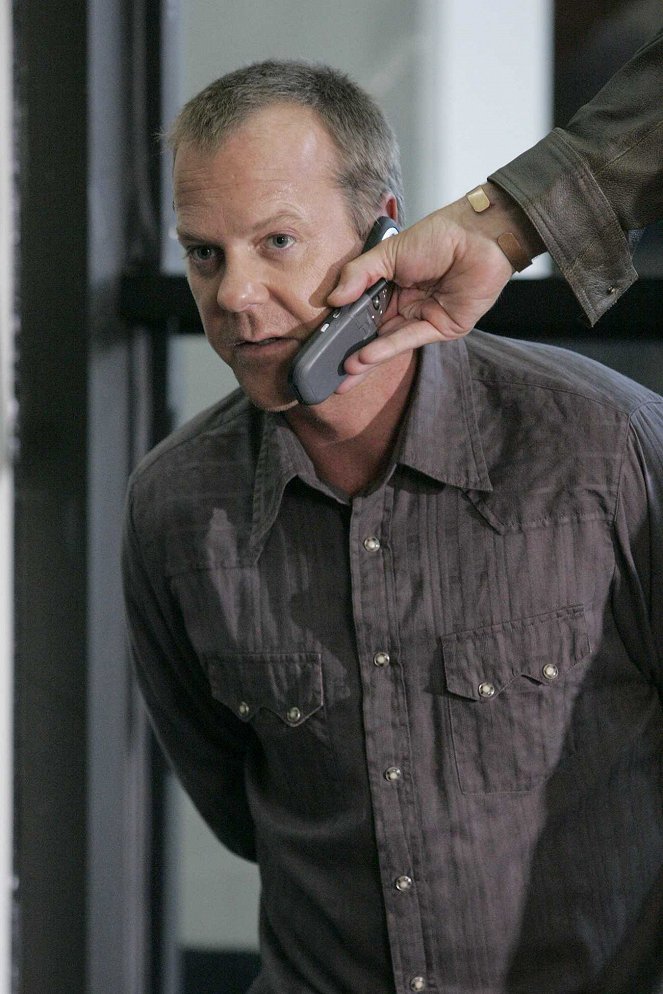 24 - Day 5: 10:00 a.m.-11:00 a.m. - Photos - Kiefer Sutherland