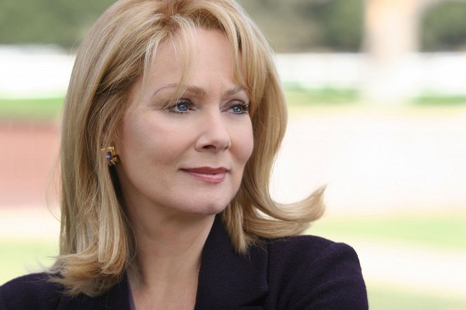 24 - Season 5 - Day 5: 3:00 p.m.-4:00 p.m. - Photos - Jean Smart