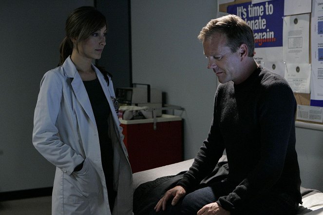 24 - Season 7 - Day 7: 12:00 a.m.-1:00 a.m. - Photos - Christina Chang, Kiefer Sutherland