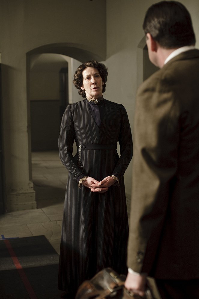 Downton Abbey - Episode 1 - Do filme - Phyllis Logan