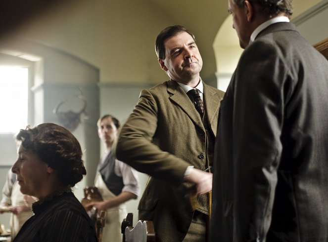 Downton Abbey - Episode 1 - Photos - Phyllis Logan, Brendan Coyle